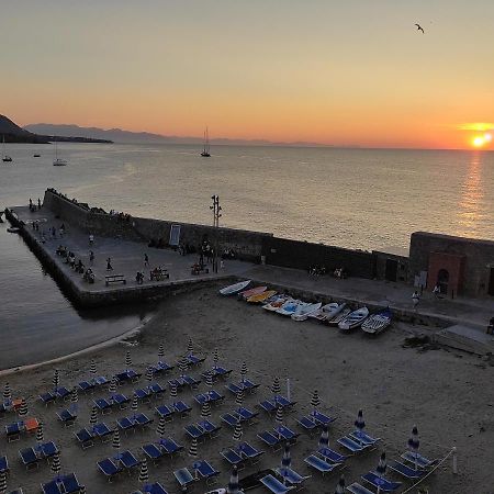 Casa Vacanze Tramonto Alla Marina Чефалу Экстерьер фото