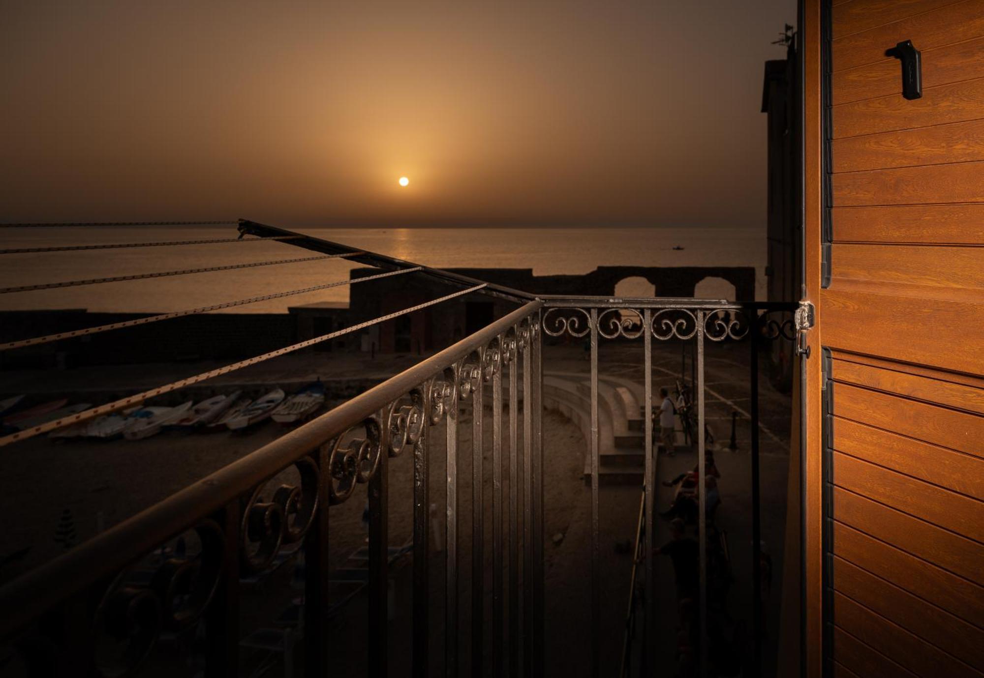 Casa Vacanze Tramonto Alla Marina Чефалу Экстерьер фото