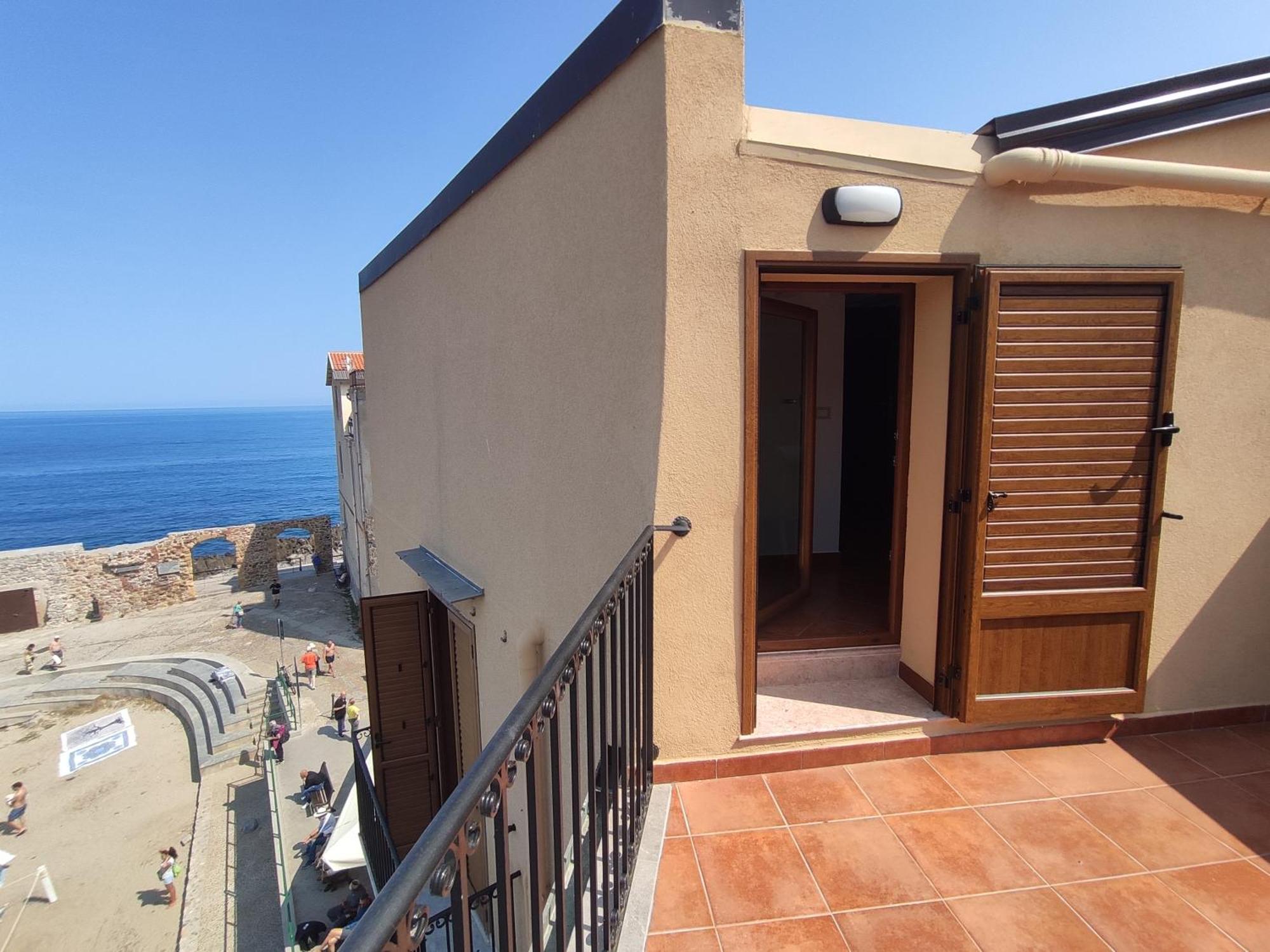 Casa Vacanze Tramonto Alla Marina Чефалу Экстерьер фото