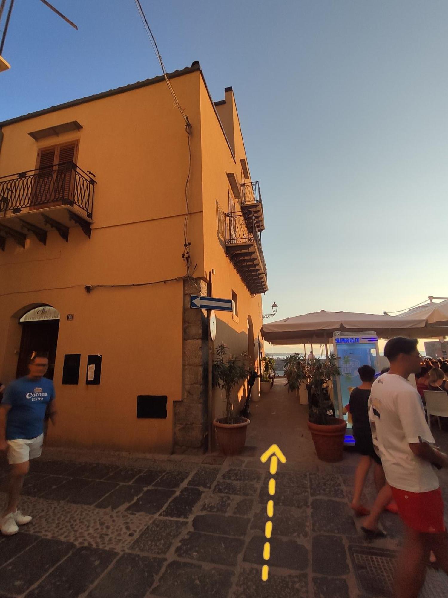 Casa Vacanze Tramonto Alla Marina Чефалу Экстерьер фото